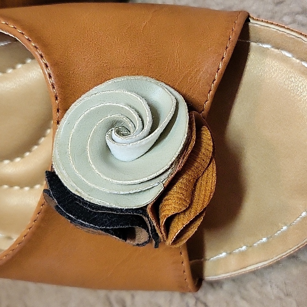 Adorable Shoes - Picture 2 of 6